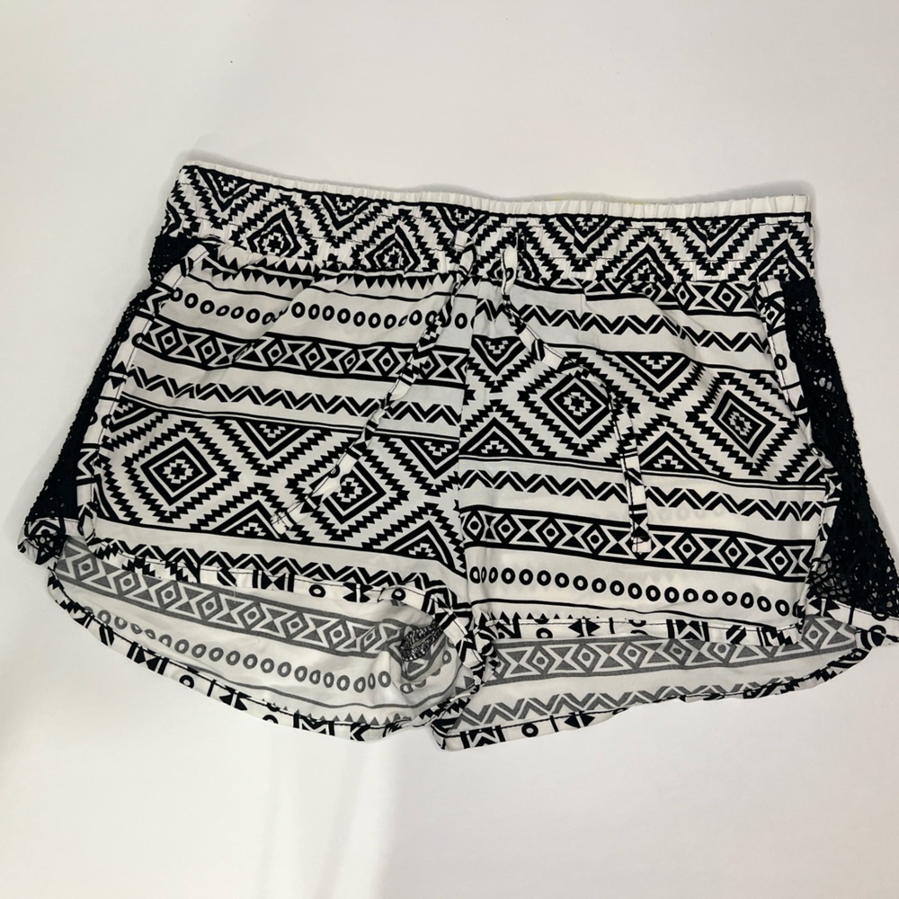 orageous Juniors Print Crochet Insert Short Bright White Aztec Size Small